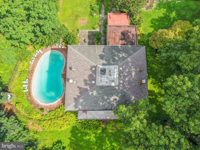 424 W WAVERLY RD, Glenside, PA 19038