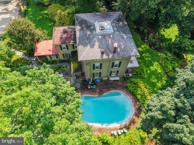 424 W WAVERLY RD, Glenside, PA 19038