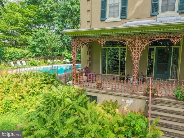 424 W WAVERLY RD, Glenside, PA 19038