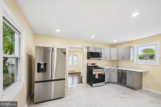 523 W 5TH ST, Palmyra, NJ 08065