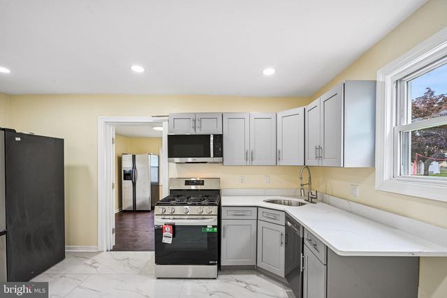 523 W 5TH ST, Palmyra, NJ 08065