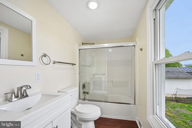 523 W 5TH ST, Palmyra, NJ 08065