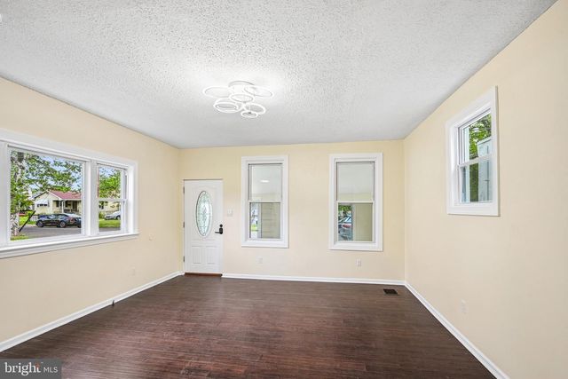523 W 5TH ST, Palmyra, NJ 08065