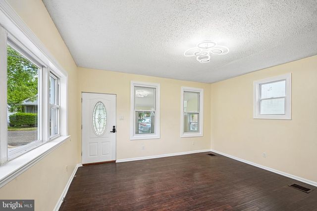 523 W 5TH ST, Palmyra, NJ 08065