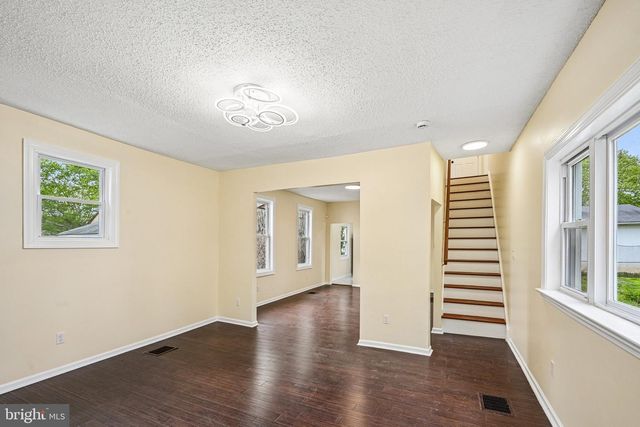 523 W 5TH ST, Palmyra, NJ 08065