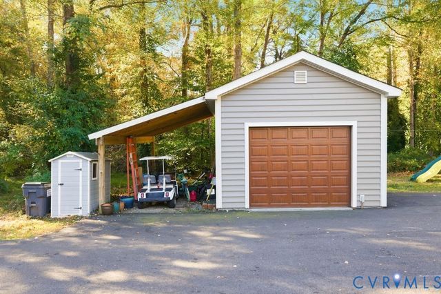 10062 Studley Farms Dr, Mechanicsville, VA 23116