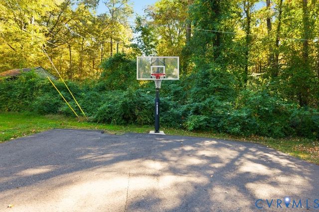 10062 Studley Farms Dr, Mechanicsville, VA 23116