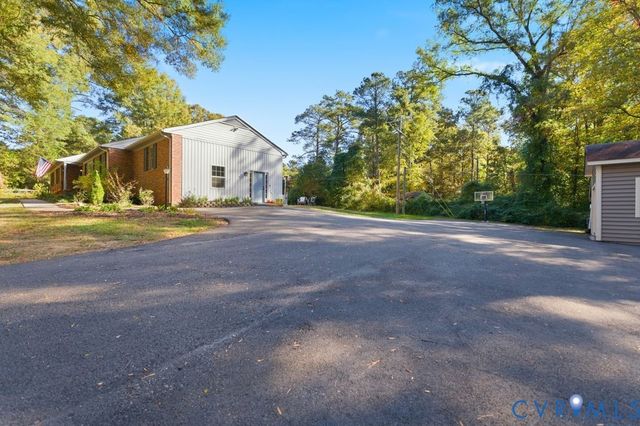 10062 Studley Farms Dr, Mechanicsville, VA 23116