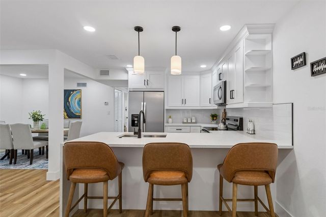 7439 37TH AVENUE N, St Petersburg, FL 33710