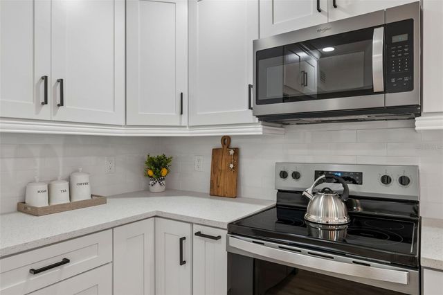 7439 37TH AVENUE N, St Petersburg, FL 33710