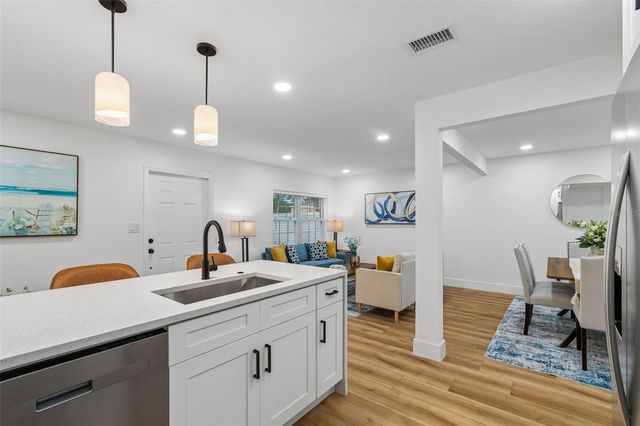 7439 37TH AVENUE N, St Petersburg, FL 33710