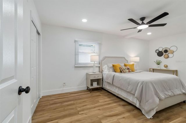 7439 37TH AVENUE N, St Petersburg, FL 33710