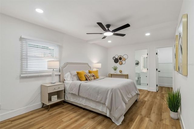 7439 37TH AVENUE N, St Petersburg, FL 33710