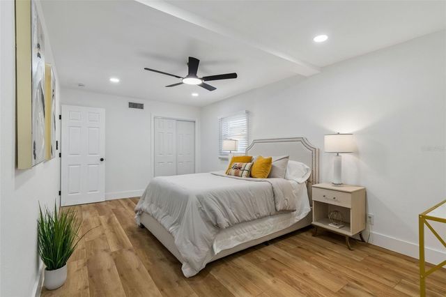 7439 37TH AVENUE N, St Petersburg, FL 33710