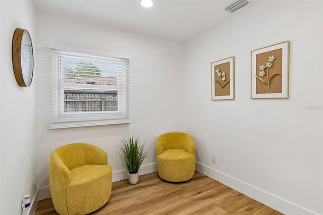 7439 37TH AVENUE N, St Petersburg, FL 33710