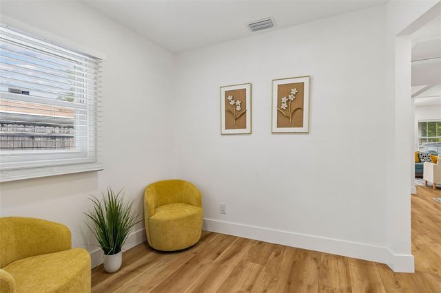 7439 37TH AVENUE N, St Petersburg, FL 33710