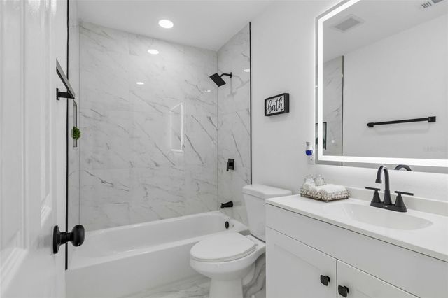 7439 37TH AVENUE N, St Petersburg, FL 33710