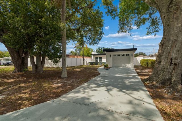 7439 37TH AVENUE N, St Petersburg, FL 33710