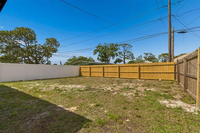 7439 37TH AVENUE N, St Petersburg, FL 33710