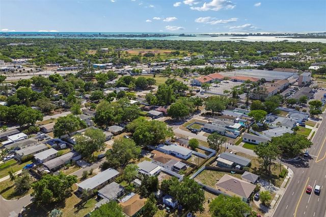 7439 37TH AVENUE N, St Petersburg, FL 33710