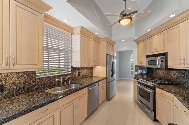 8445 E Garden Oaks Circle, Palm Beach Gardens, FL 33410