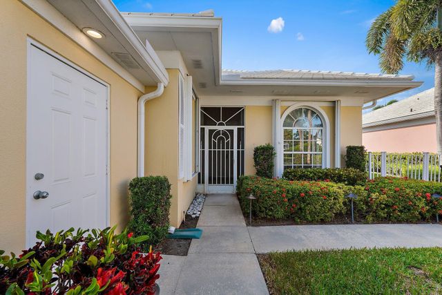 8445 E Garden Oaks Circle, Palm Beach Gardens, FL 33410
