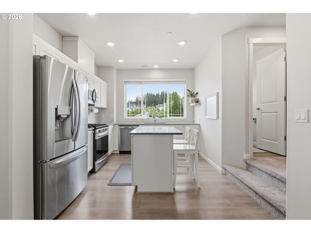 14200 Sw GOLD COAST Ter, Portland, OR 97224