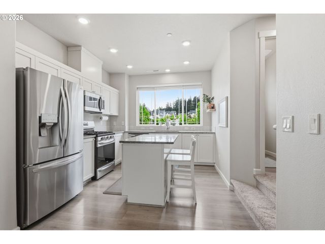 14200 Sw GOLD COAST Ter, Portland, OR 97224