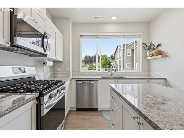 14200 Sw GOLD COAST Ter, Portland, OR 97224