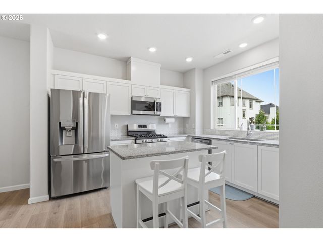 14200 Sw GOLD COAST Ter, Portland, OR 97224