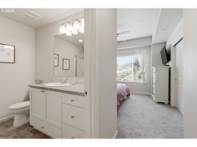 14200 Sw GOLD COAST Ter, Portland, OR 97224