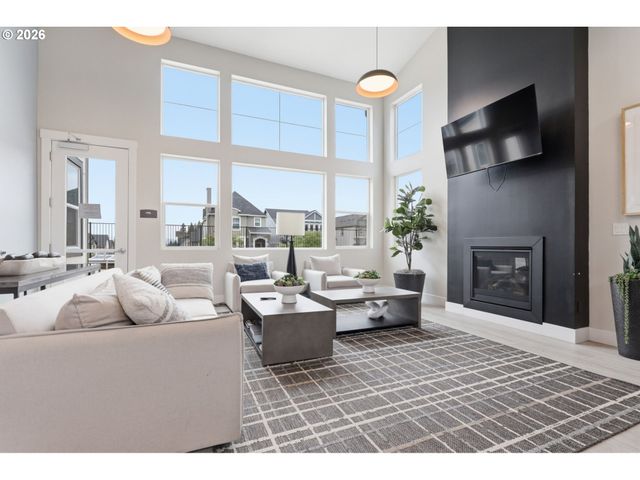 14200 Sw GOLD COAST Ter, Portland, OR 97224