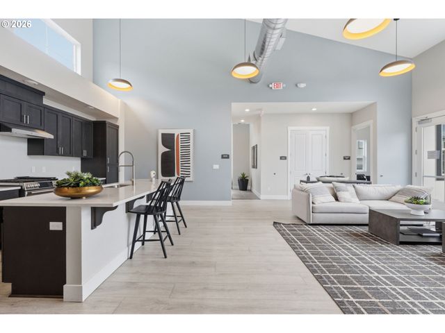 14200 Sw GOLD COAST Ter, Portland, OR 97224