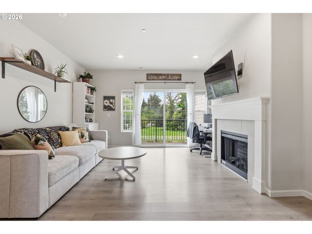 14200 Sw GOLD COAST Ter, Portland, OR 97224