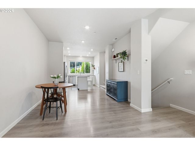 14200 Sw GOLD COAST Ter, Portland, OR 97224