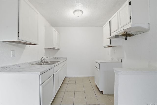 6931 Ashbrook, San Antonio, TX 78239