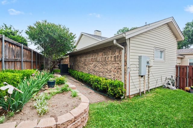 2019 Whippoorwill Lane, Carrollton, TX 75006