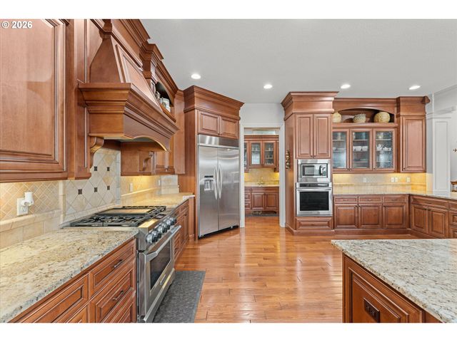 14575 S STONERIDGE Dr, Oregon City, OR 97045