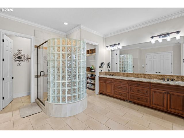 14575 S STONERIDGE Dr, Oregon City, OR 97045