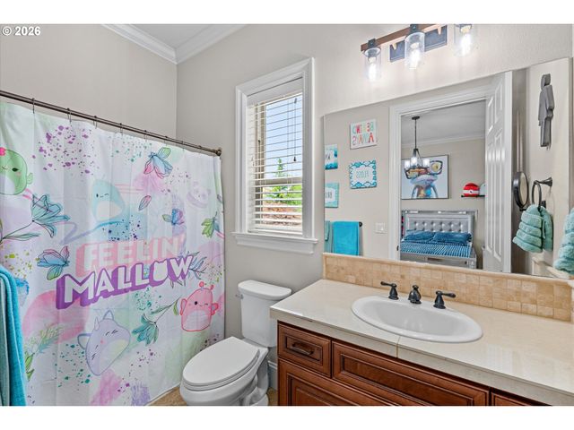 14575 S STONERIDGE Dr, Oregon City, OR 97045