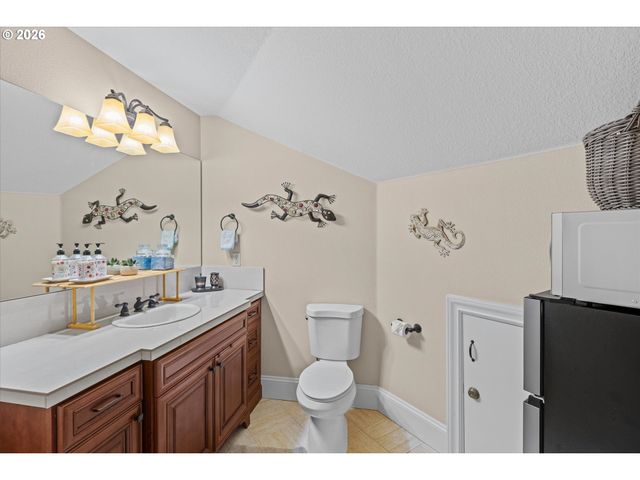 14575 S STONERIDGE Dr, Oregon City, OR 97045