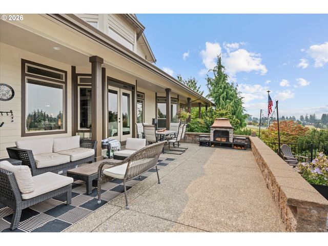 14575 S STONERIDGE Dr, Oregon City, OR 97045