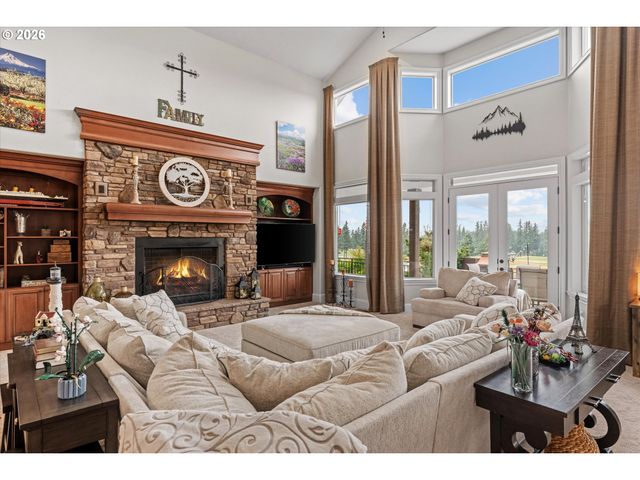 14575 S STONERIDGE Dr, Oregon City, OR 97045