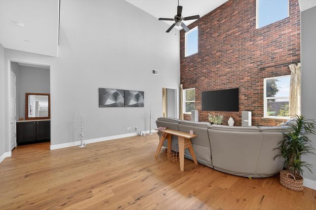 638 Mesa Dr S, Madera, CA 93636