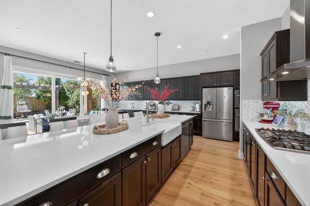 638 Mesa Dr S, Madera, CA 93636