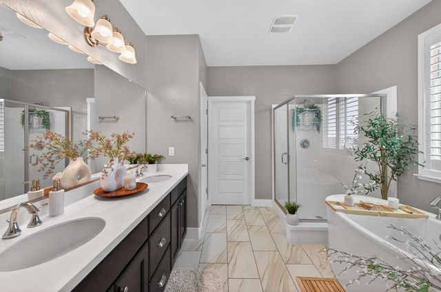 638 Mesa Dr S, Madera, CA 93636