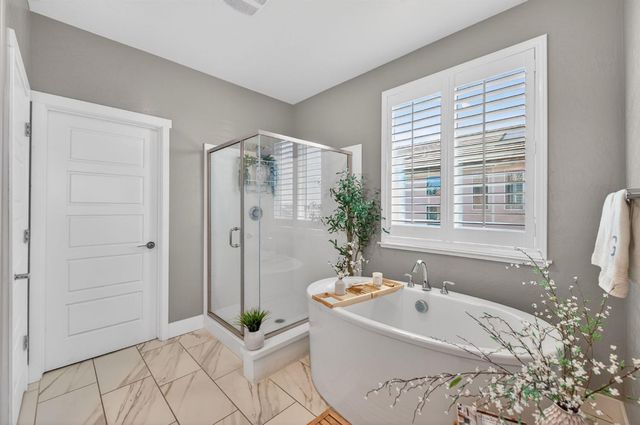 638 Mesa Dr S, Madera, CA 93636