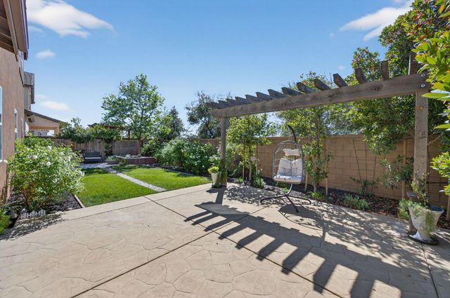 638 Mesa Dr S, Madera, CA 93636