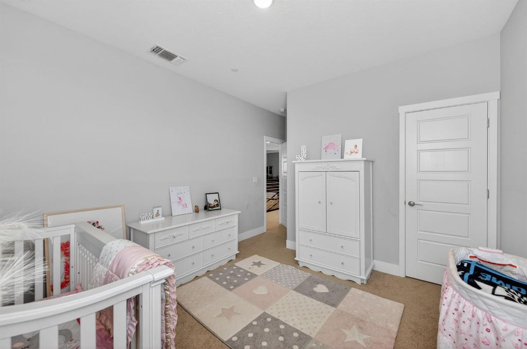 Image 38 of property listing at 638 Mesa Dr S, Madera, CA 93636