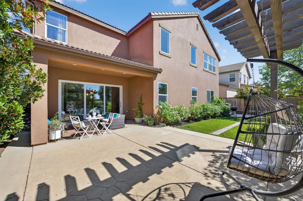 Image 56 of property listing at 638 Mesa Dr S, Madera, CA 93636